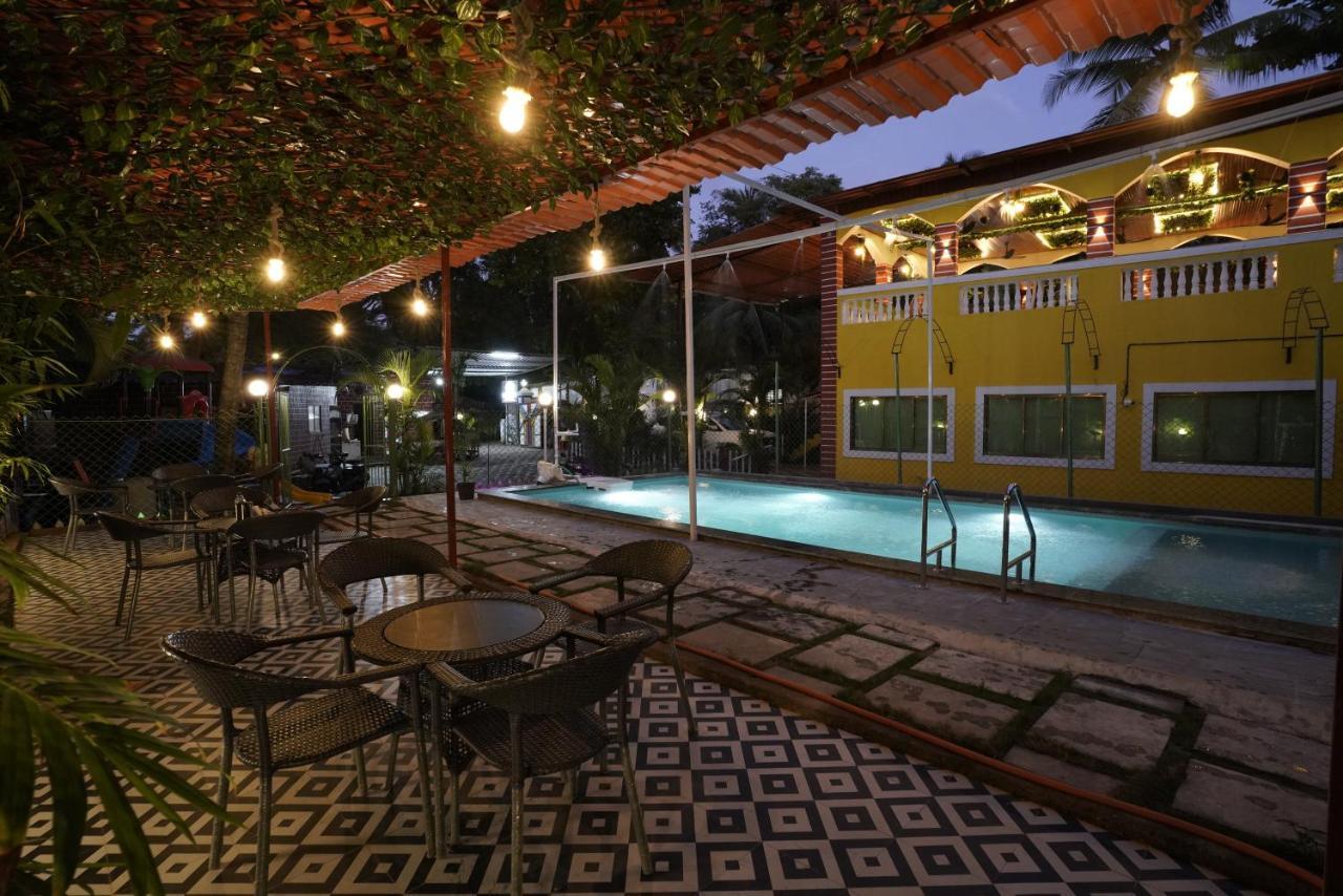 Palm Springs Beach Resort - Gorai Мумбаи Экстерьер фото
